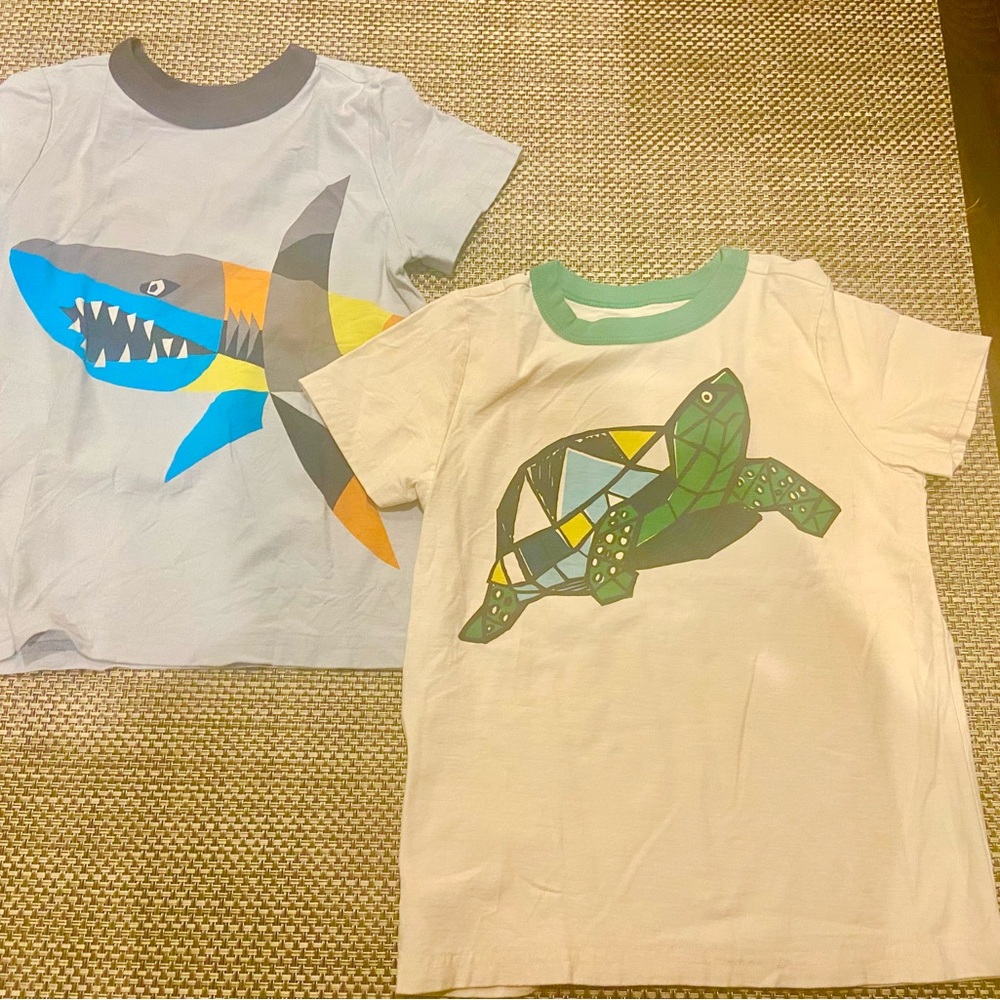 Set of 2 Tea Collection Sz 7 Kids Graphic Shark and Turtle Graphic T-Shirts